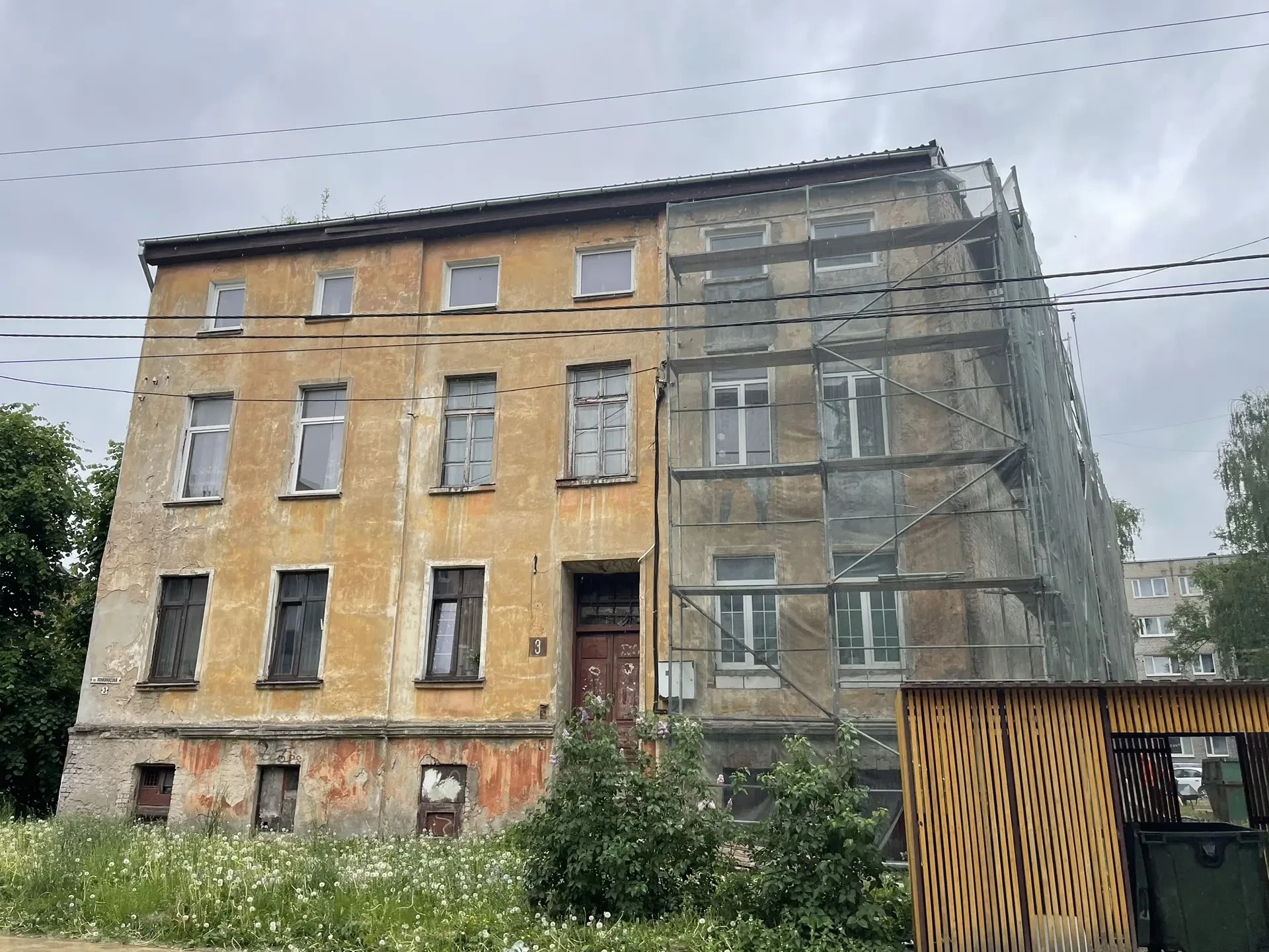 В Советске ремонтируют исторический дом 19 века В Советске ремонтируют исторический дом 19 века