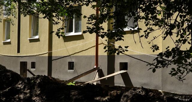 Жильцы дома на Козенкова: «Подрядчик забросил капитальный ремонт» Жильцы дома на Козенкова: «Подрядчик забросил капитальный ремонт»