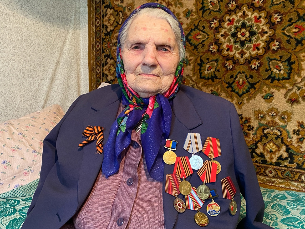 Немцы заставляли девочку гавкать, чтобы гнать зайцев на охотников Немцы заставляли девочку гавкать, чтобы гнать зайцев на охотников
